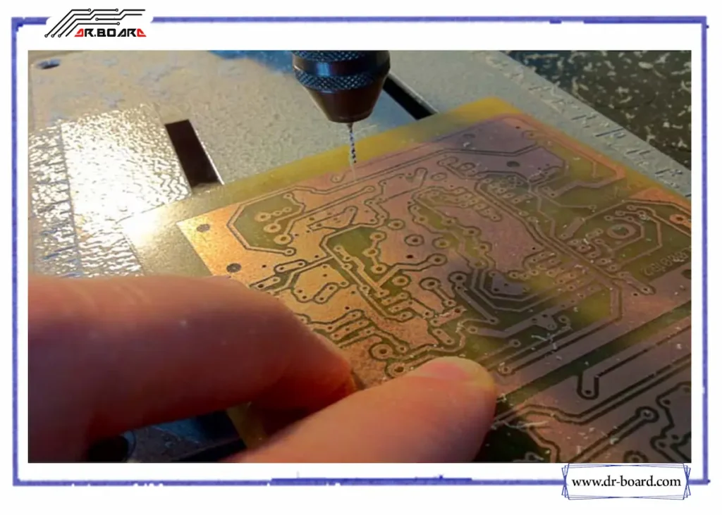 مراحل ساخت برد الکترونیکی در خانه و کارگاه ساخت برد الکترونیکی