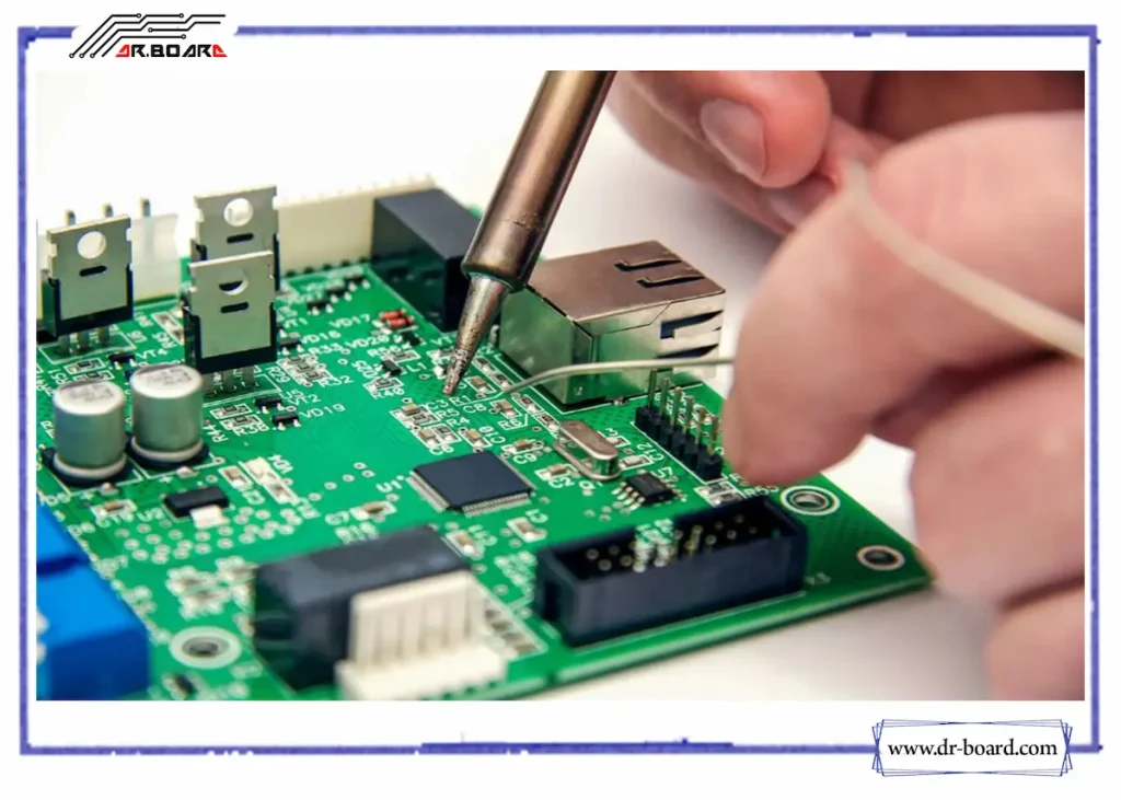 مراحل ساخت برد الکترونیکی در خانه و کارگاه مرحله مونتاژ در ساخت برد الکترونیکی